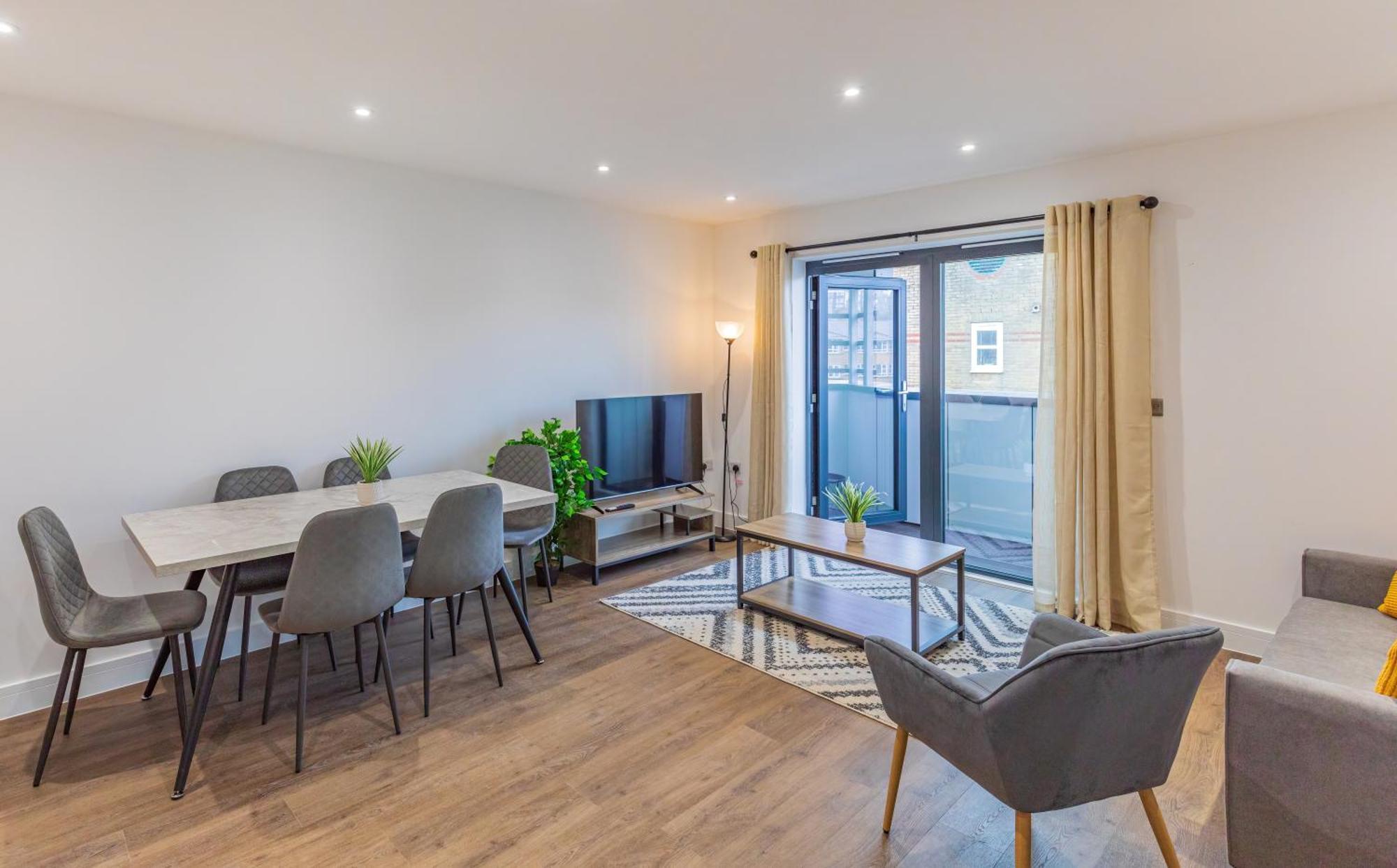 Central 2 Bed 2 Bath Apartment Near Brighton College, Beach, Hospital - Long Stay Offers Kültér fotó