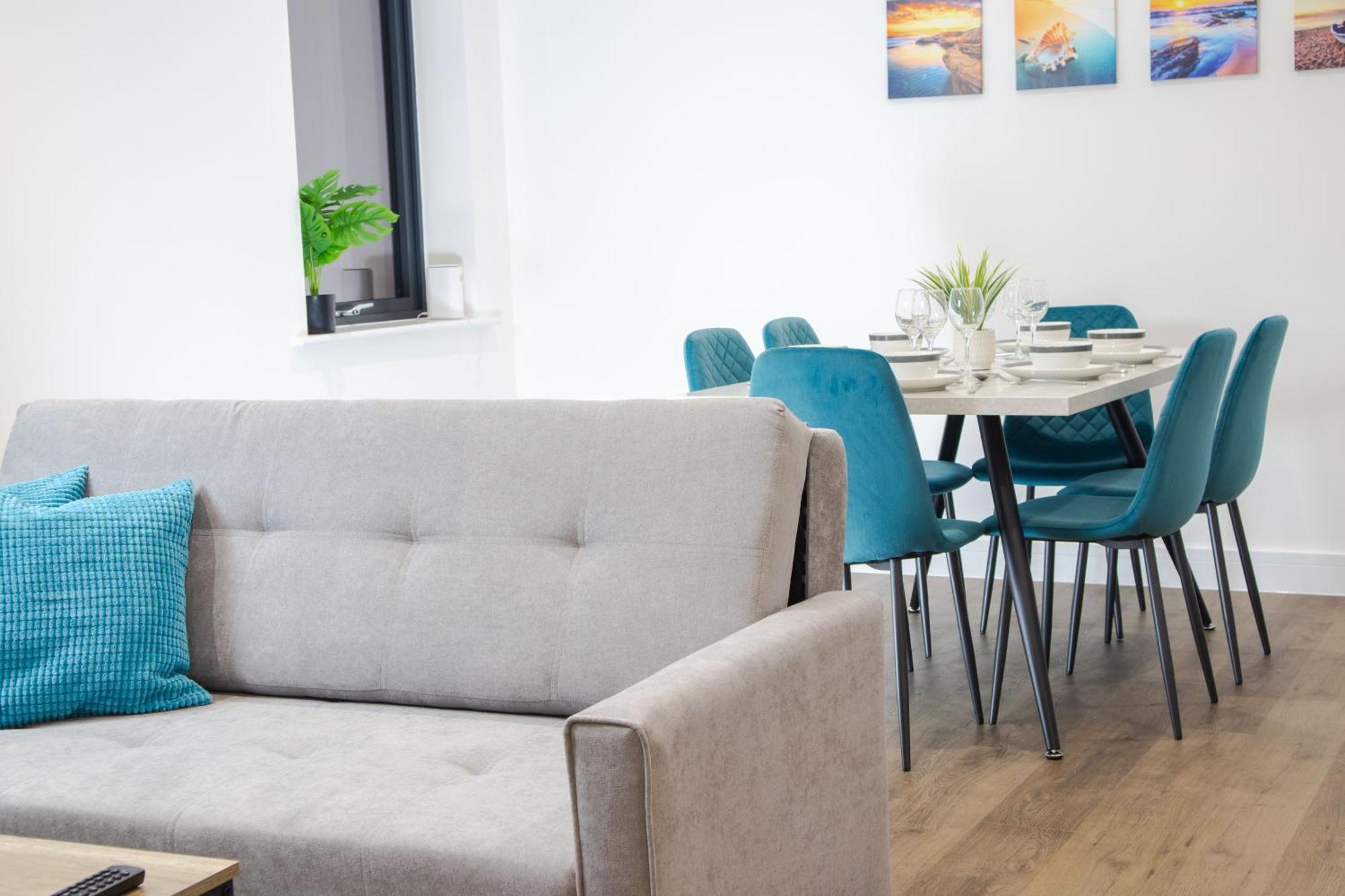 Central 2 Bed 2 Bath Apartment Near Brighton College, Beach, Hospital - Long Stay Offers Kültér fotó