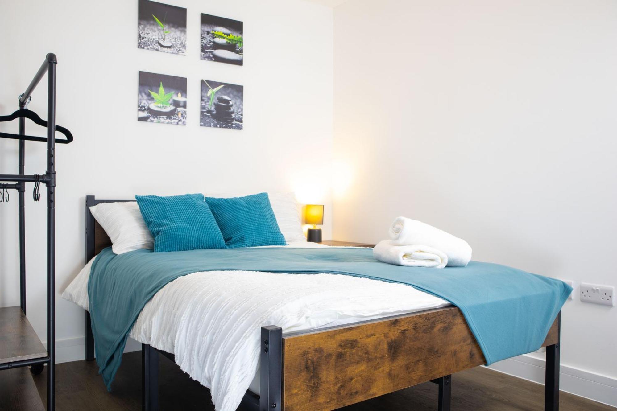 Central 2 Bed 2 Bath Apartment Near Brighton College, Beach, Hospital - Long Stay Offers Kültér fotó
