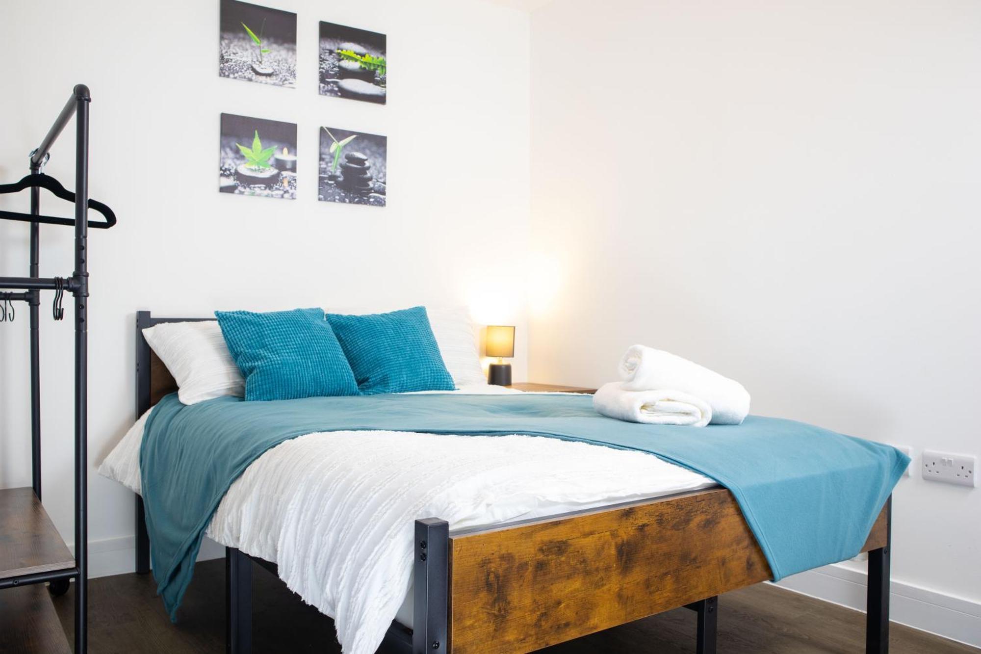 Central 2 Bed 2 Bath Apartment Near Brighton College, Beach, Hospital - Long Stay Offers Kültér fotó