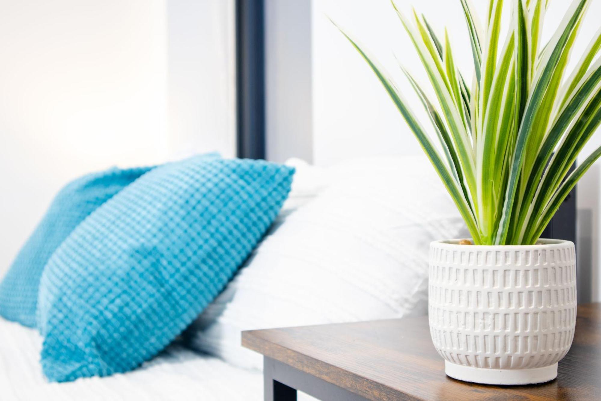 Central 2 Bed 2 Bath Apartment Near Brighton College, Beach, Hospital - Long Stay Offers Kültér fotó