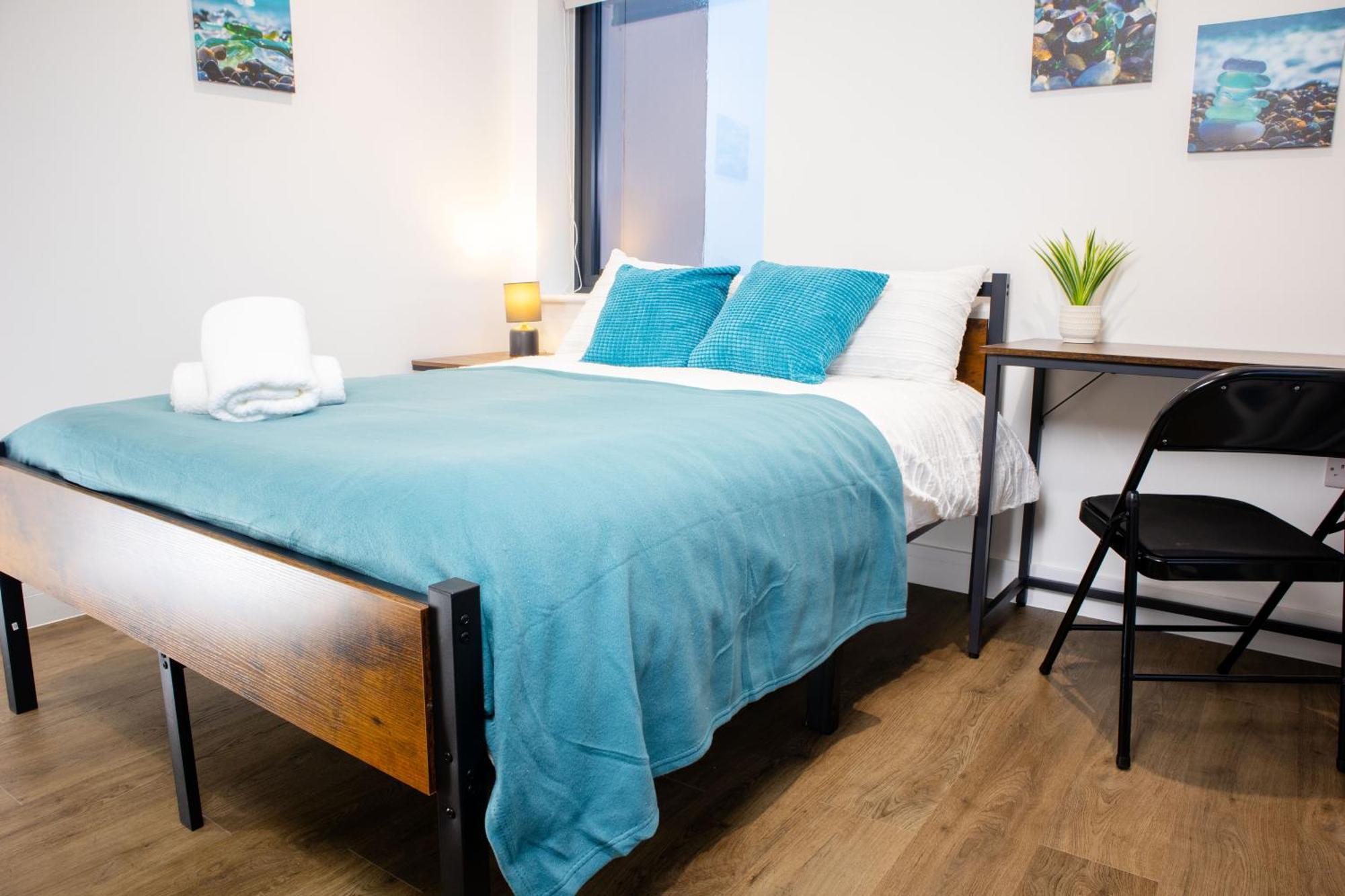 Central 2 Bed 2 Bath Apartment Near Brighton College, Beach, Hospital - Long Stay Offers Kültér fotó